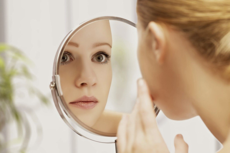 tại sao phụ nữ cần chăm sóc da mặt